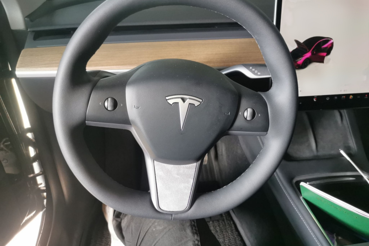 特斯拉 Model Y 2022款 长续航全轮驱动版局部细节13