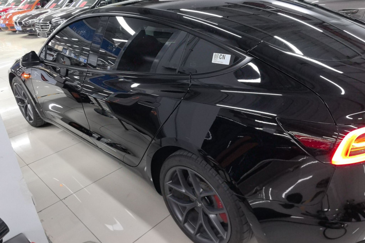 特斯拉 Model 3 2022款 Performance高性能全轮驱动版车身外观4