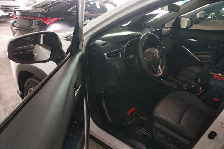 丰田 锋兰达 2023款 2.0L CVT豪华版中控内饰20