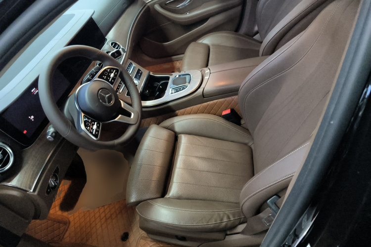 奔驰E级 2020款 改款 E 260 L中控内饰19
