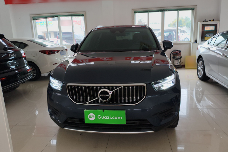 沃尔沃XC40 2022款 T4 四驱智行时尚版车身外观2