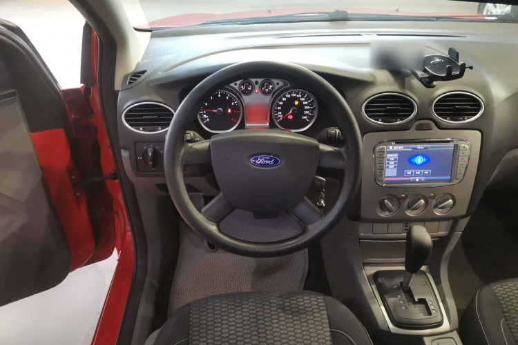 福特 福克斯 2013款 两厢经典 1.8L 自动基本型中控内饰13