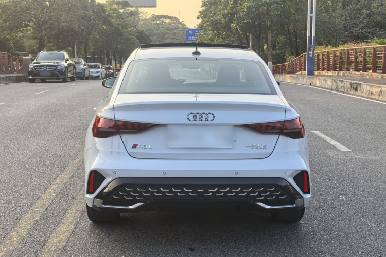 奥迪A3 2025款 A3L Limousine 35TFSI 飞驰尊享型车身外观6005