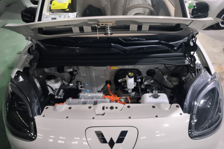 五菱汽车 宏光MINIEV 2025款 四门版 进阶款机舱底盘24