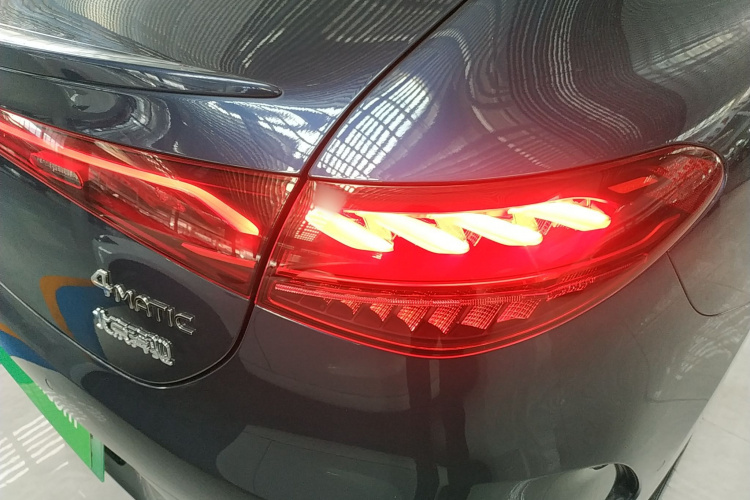 奔驰EQE 2025款 500 4MATIC 先锋版车身外观9