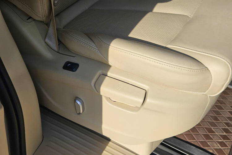 别克GL8 2023款 ES陆尊 尊享型和悦版中控内饰7011