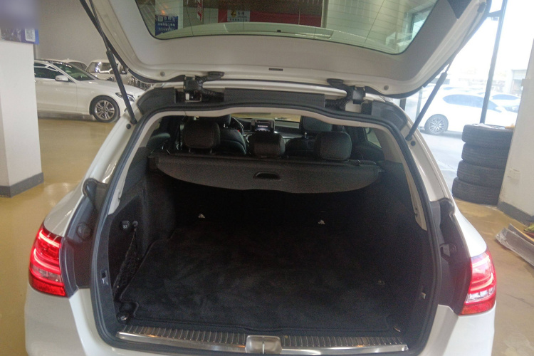 奔驰C级(进口) 2017款 C 200 旅行轿车局部细节23