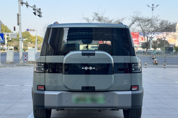 方程豹 钛7 2025款 135KM两驱Pro版车身外观6001