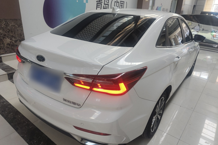 福特 福睿斯 2021款 1.5L 自动钻石版车身外观7