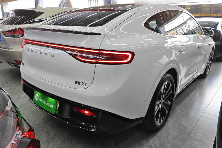 鸿蒙智行 智界R7 2024款 纯电 667km Pro车身外观7