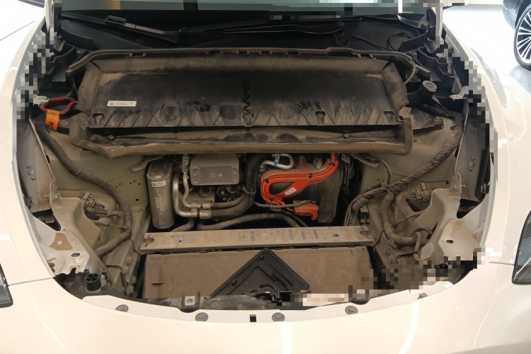 特斯拉 Model Y 2022款 改款 后轮驱动版机舱底盘24