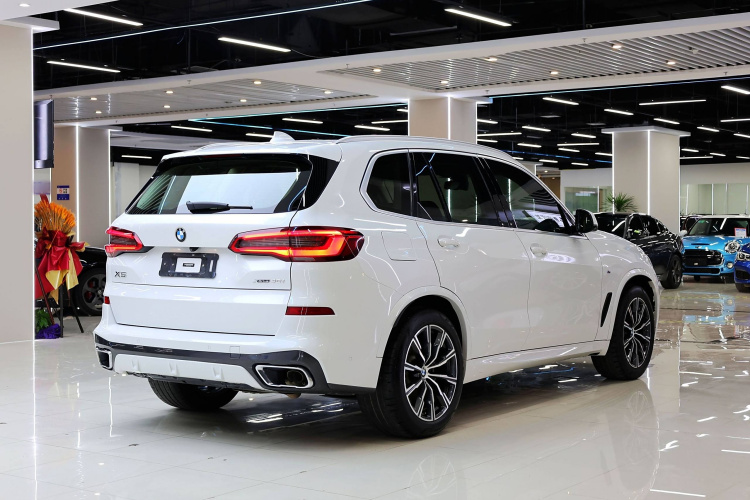 宝马X5(进口) 2019款 xDrive40i M运动套装车身外观6009