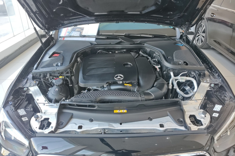 奔驰E级 2022款 改款二 E 300 L 运动豪华型机舱底盘24