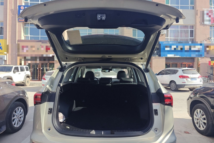 哈弗H6 2024款 1.5T 两驱Ultra机舱底盘23