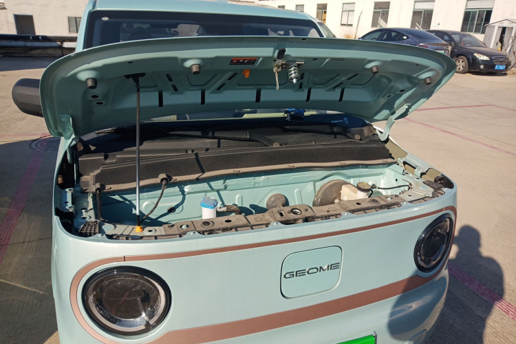 吉利银河 2024款 熊猫mini 200km 耐力熊机舱底盘24