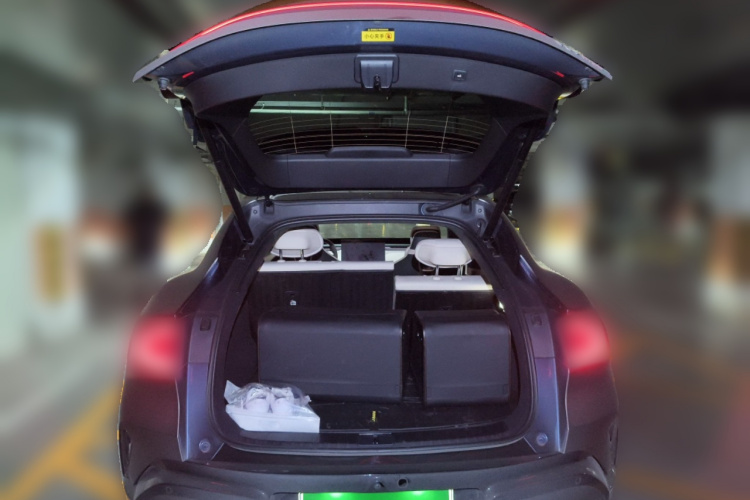 小米汽车 小米YU7 2025款 超长续航高性能四驱Max版中控内饰23