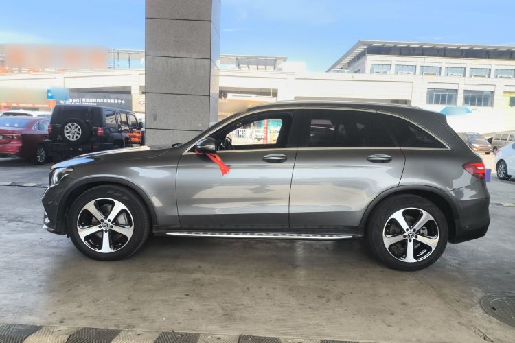 奔驰GLC 2018款 GLC 260 4MATIC 豪华型车身外观4