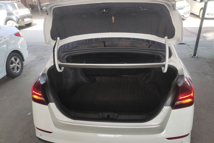 吉利汽车 帝豪 2021款 UP 1.5L 手动豪华型机舱底盘23