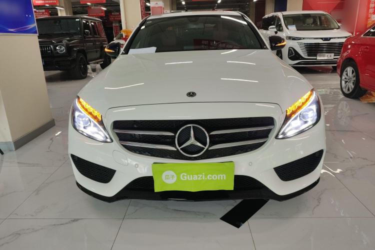 奔驰C级 2018款 C 200 运动版车身外观2