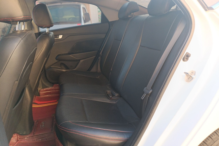 现代 悦纳 2020款 1.4L 手动GLS炫酷版中控内饰7004