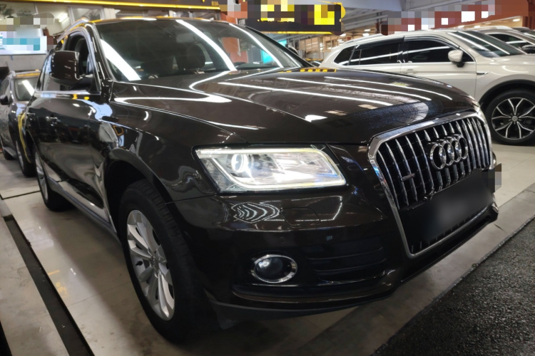 奥迪Q5 2015款 40 TFSI 技术型车身外观3