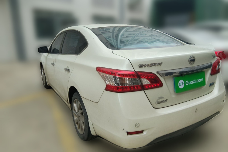 日产 轩逸 2014款 1.6XV CVT尊享版车身外观5