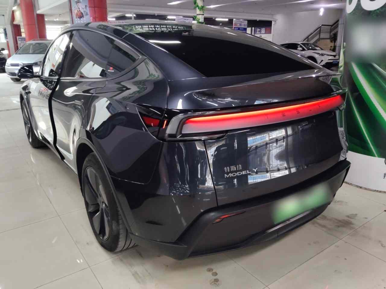 特斯拉 Model Y 2025款 后轮驱动版(3)
