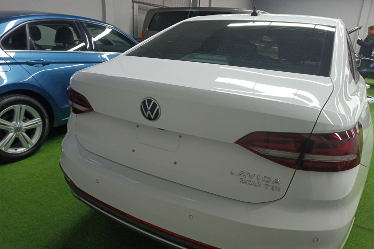 大众 朗逸 2023款 300TSI DSG满逸版车身外观6