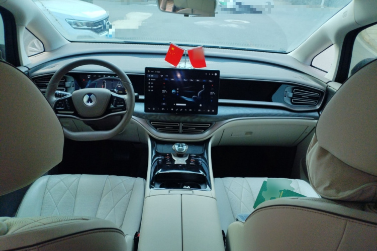 腾势D9 2022款 DM-i 1040 尊贵型中控内饰12