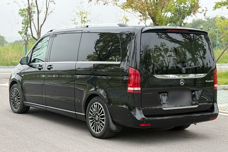 奔驰V级 2018款 V 260 L 尊贵加长版 国VI车身外观6001