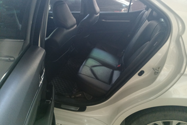 丰田 凯美瑞 2019款 改款 2.5G 豪华版中控内饰21