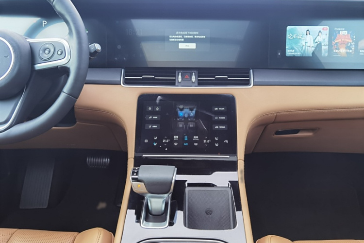 理想汽车 理想ONE 2020款 增程6座版中控内饰7005