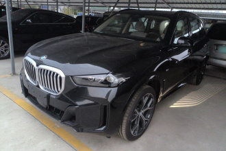 宝马X5 2023款 xDrive 30Li 尊享型M运动曜夜套装