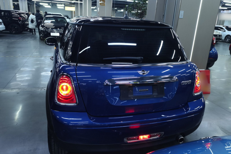 MINI 2012款 1.6L COOPER Baker Street车身外观6