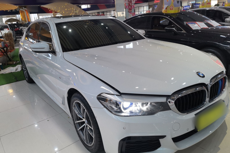 宝马5系 2020款 525Li M运动套装车身外观3
