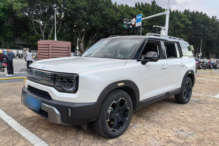 北京BJ30 2024款 1.5T 魔核电驱进阶版车身外观1