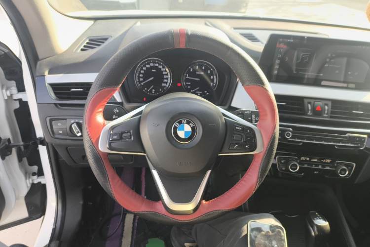 宝马X1 2019款 sDrive20Li 领先型中控内饰13