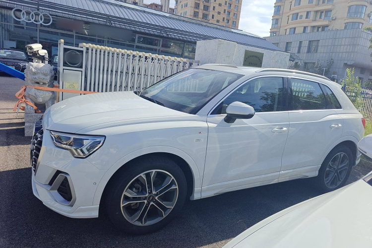 奥迪Q3 2023款 改款 40 TFSI 时尚动感型车身外观4