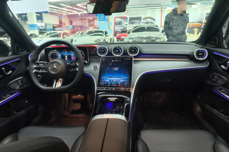 奔驰C级 2022款 C 260 L 皓夜运动版中控内饰7002