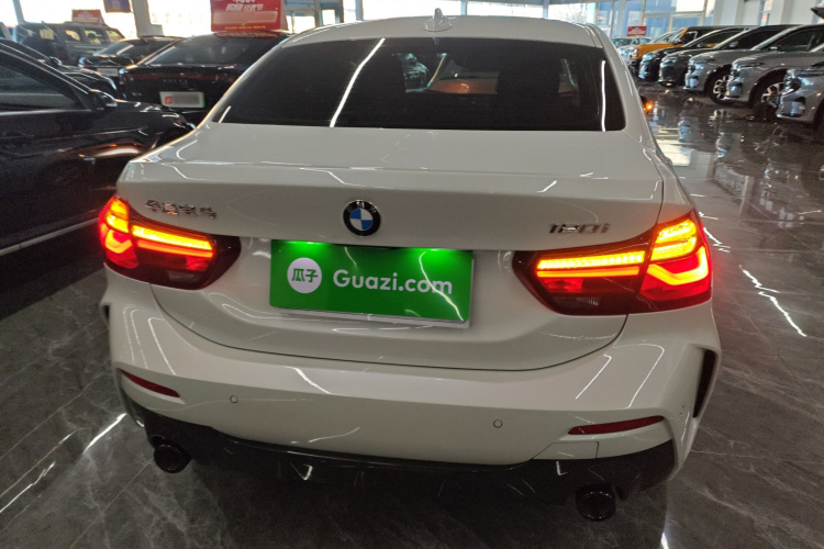 宝马1系 2023款 120i M运动曜夜版车身外观6