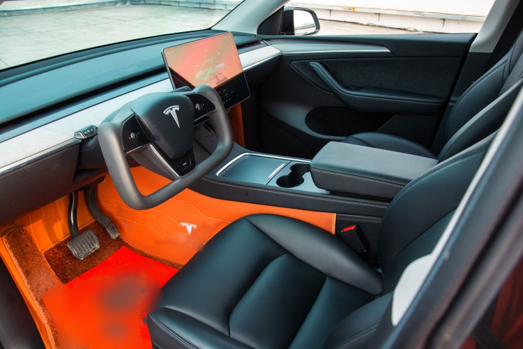 特斯拉 Model Y 2022款 改款 后轮驱动版中控内饰7003