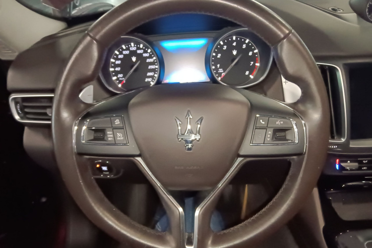 玛莎拉蒂 Levante 2016款 3.0T 标准型中控内饰13