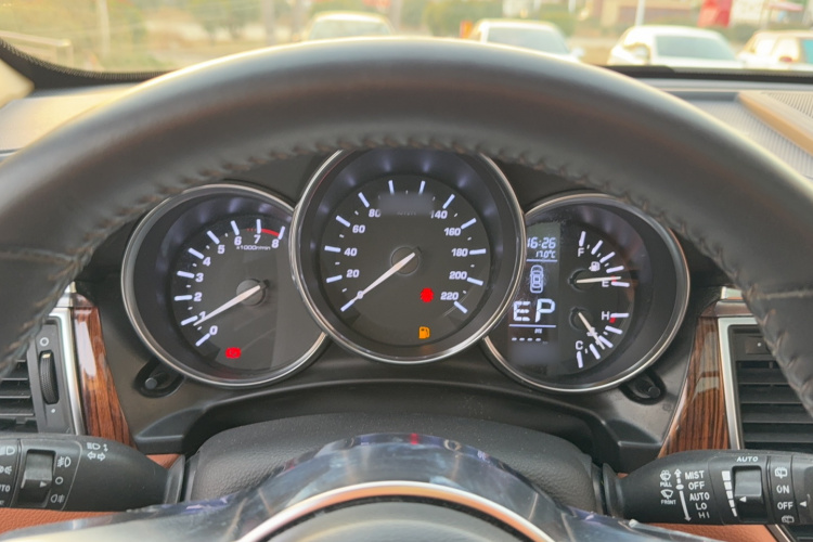 众泰SR9 2017款 2.0T 自动极致之心版局部细节14