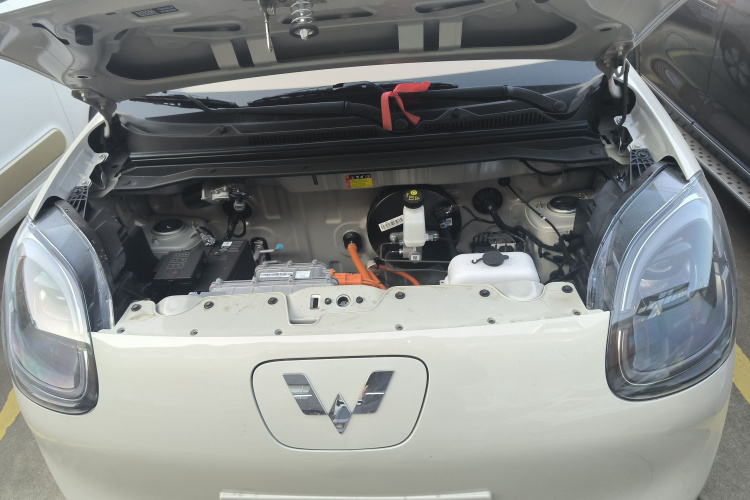 五菱汽车 宏光MINIEV 2025款 四门版 进阶款机舱底盘24