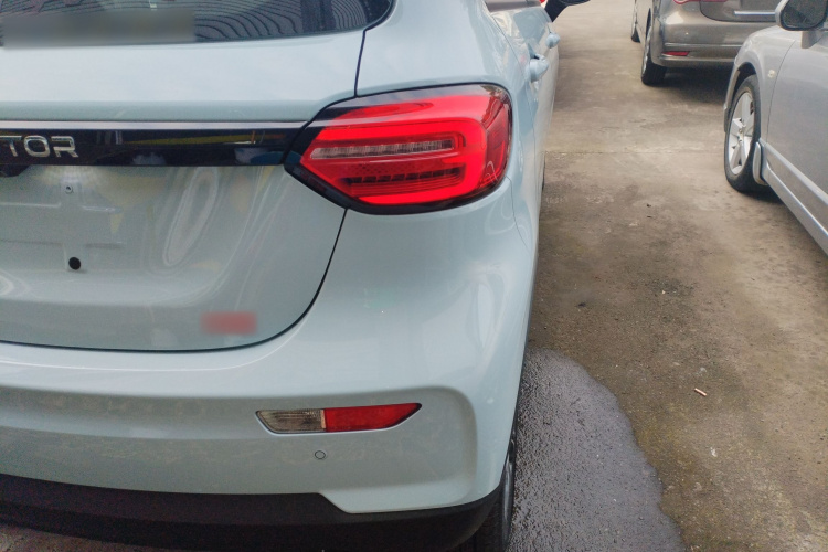 零跑汽车 零跑T03 2025款 403舒享版车身外观9