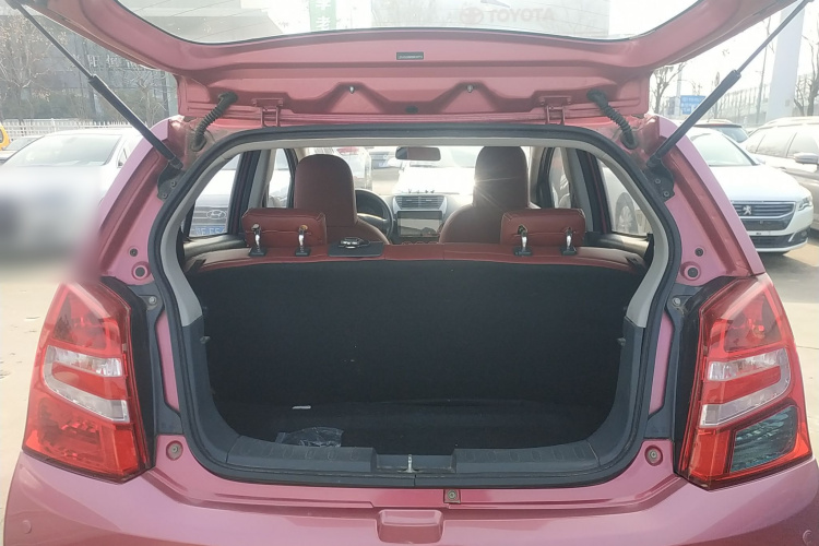 铃木 奥拓 2013款 1.0L 自动豪华型局部细节23