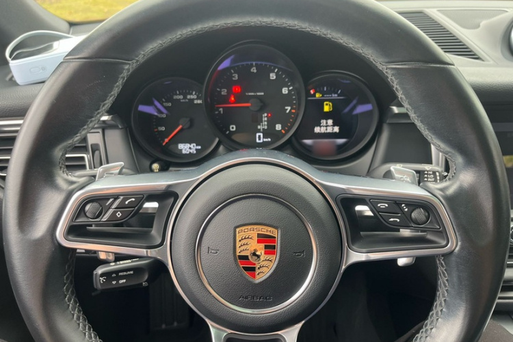 保时捷 2018款 Macan 2.0T中控内饰7012