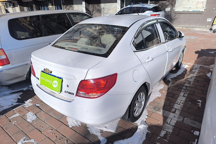 雪佛兰 2015款 赛欧3 1.3L AMT理想版车身外观7