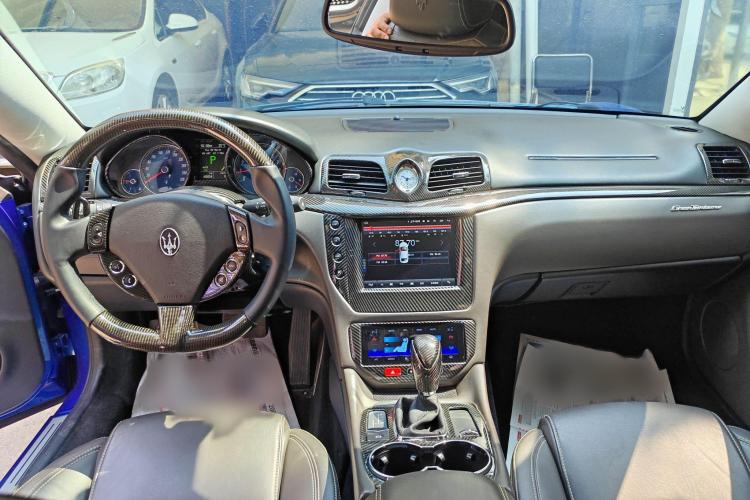 玛莎拉蒂 GranTurismo 2007款 4.2L 标准版中控内饰7004