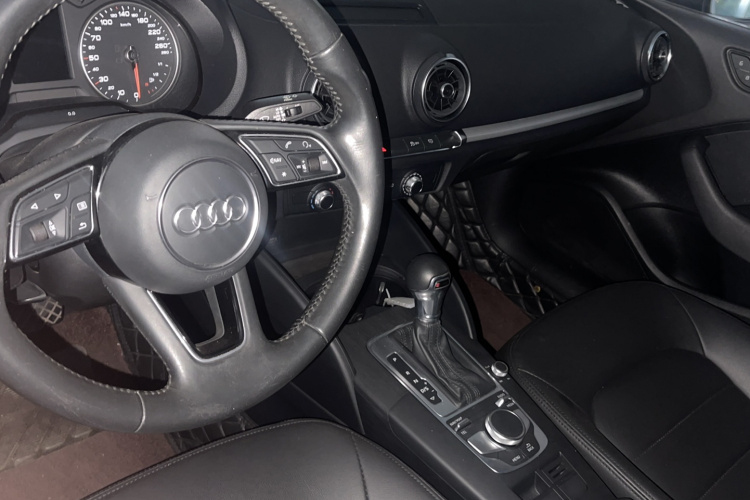 奥迪A3 2020款 Limousine 35 TFSI 进取型 国VI中控内饰7003